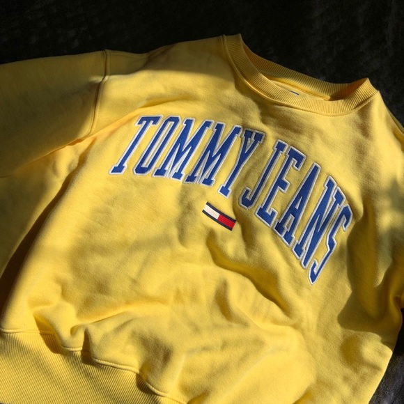 Tommy jeans sweatshirt. YELLOW - Picture 3 of 3